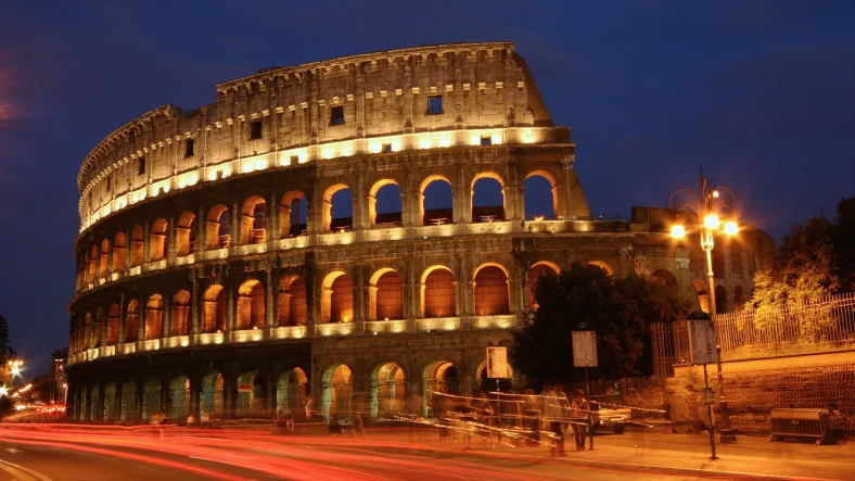 wisata italia Colosseum